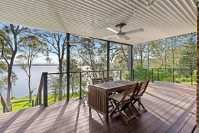 Tranquil Waterfront Retreat